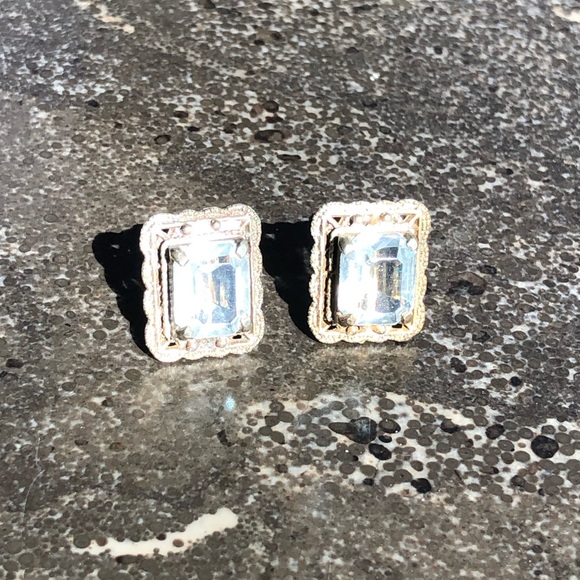 Vintage blue ice emerald-cut earrings set in rustic silver filigree - Picture 5 of 9